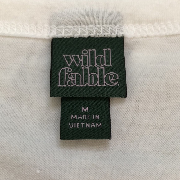 “Wild Fable” brand, cropped, white v-neck, short sleeve top - junior size M - Picture 4 of 7